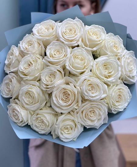 21 белая роза (50) см
