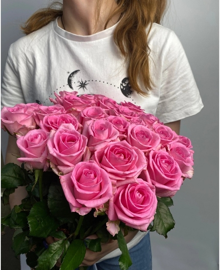 31 розовая роза Россия (70 см)