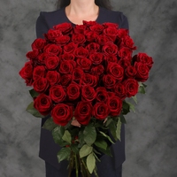 55 красных роз (90 см)