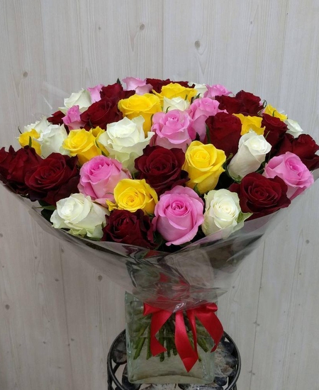 45 разноцветных роз Эквадор 40 см