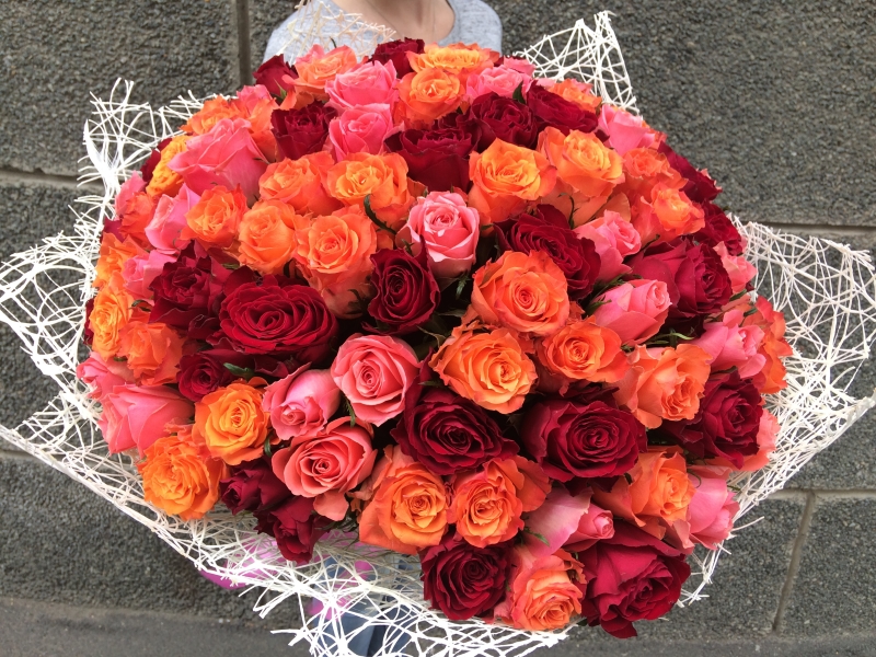 Доставка цветов на день рожденья в Москве: оперативно и недорого