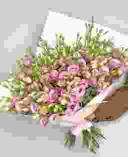 Букет из 101 розовых лизиантусов