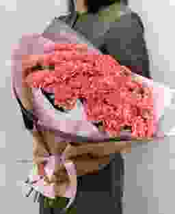 Букет из 35 розовых гвоздик