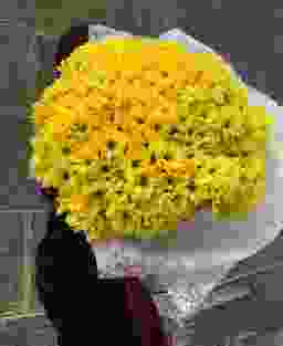 Букет из 31 хризантемы