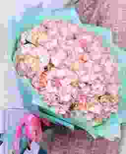 Букет из 7 розовых гортензий