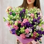Букеты с лизиантусами с доставкой в Челябинске смотрите на нашем сайте Дари Цветы

