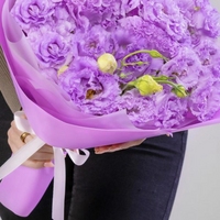 Букет из 101 фиолетовых лизиантусов