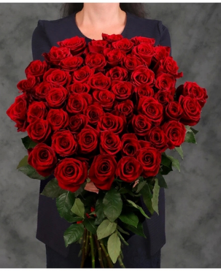 Букет из 55 красных роз 70 см
