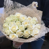 21 белая роза (60 см)