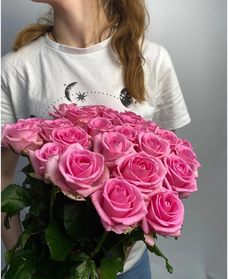 25 розовых роз Россия (70 см)