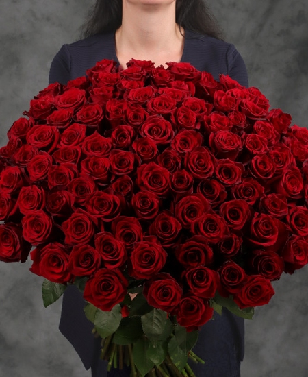 131 красная роза (90 см)