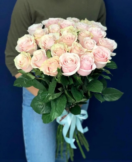 Букет 25 розовых роз 80 см