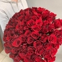 Букет из 101 красной розы 70 см с доставкой в Челябинске смотрите на нашем сайте Дари Цветы