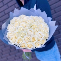 45 белых роз Эквадор 40 см