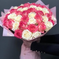 45 бело-розовых роз Эквадор 40 см