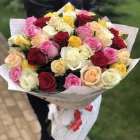 55 разноцветных роз Эквадор 40 см