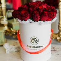Букет «Amore» в шляпной коробке из 25 красных роз