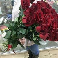 Букет 25 роз (90 см)