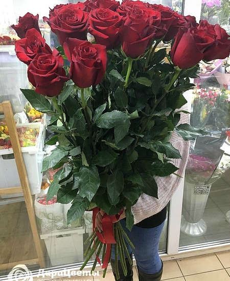 Букет 25 роз (90 см)