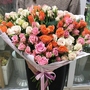 Букеты из кустовых роз с доставкой по Челябинску на сайте Дари Цветы