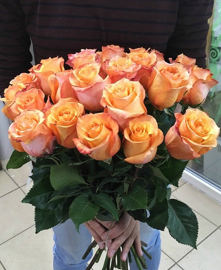 25 оранжевых роз (40 см)