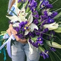 Сборный букет из лилий и ирисов на нашем сайте Дари Цветы. Заходи и заказывай.