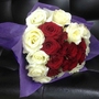Букет из роз в форме сердца доставим вашим любимым за 1 час