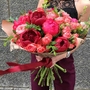 Сборные красивые букеты с пионами с доставкой по Челябинску от салона цветов Дари Цветы