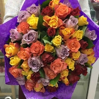 Букет 51 разноцветных роз 