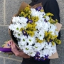 Все букеты из кустовых хризантем смотрите на нашем сайте Дари Цветы
