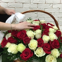 Корзина из 101 розы (50 см)
