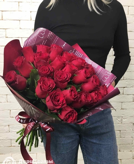 25 красных роз Кения (40 см)