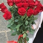 Высокая роза с доставкой в Челябинске от Дари Цветы